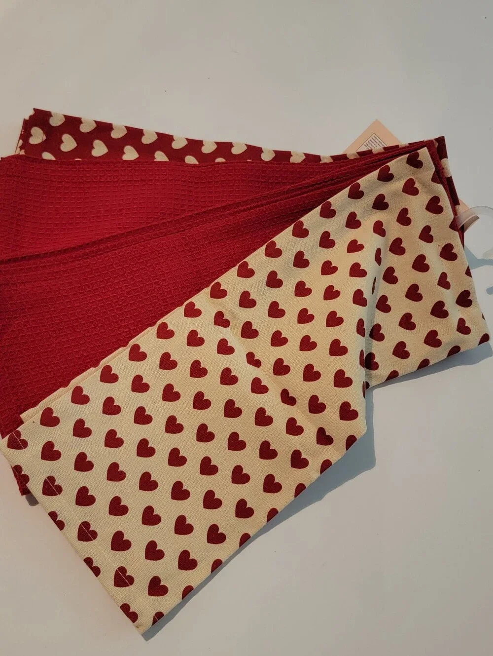 Cupcakes and Cashmere Valentine Hearts Kitchen Towel 4 Pack Cotton Red